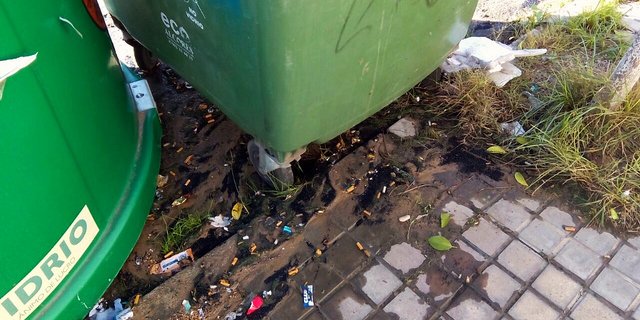 Calle Tinajas: valla y desagüe